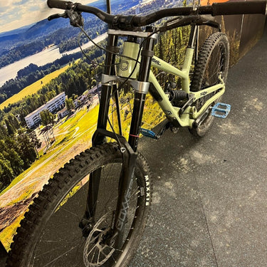 täysjousto maastopyörä alamäkipyörä