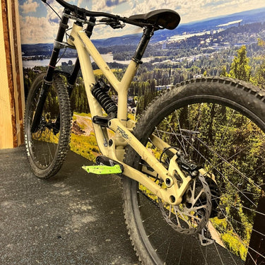 täysjousto maastopyörä alamäkipyörä