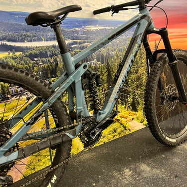 täysjousto maastopyörä alamäkipyörä